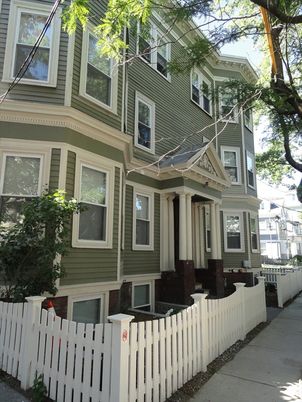 Exterior, Facade, Rowhouse
