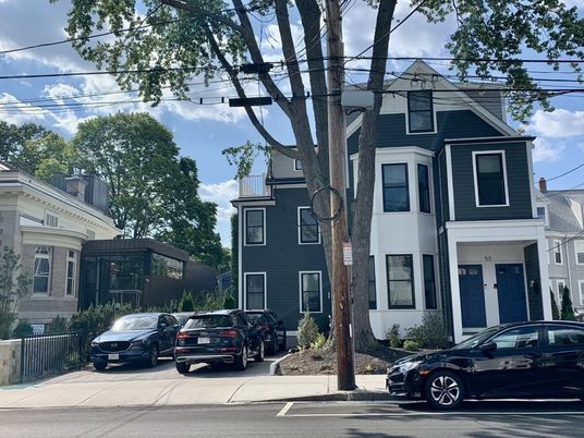 Exterior, Facade, Rowhouse