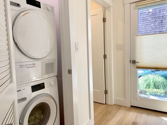 Interior, Utility Closets, Washer, Wood Texture Flooring