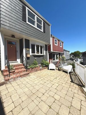 Exterior, Facade, American Craftsman
