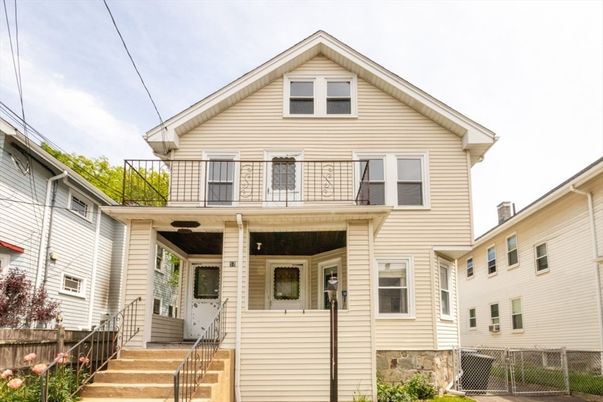 Exterior, Facade, Queen Anne Victorian