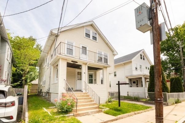 Exterior, Facade, Queen Anne Victorian