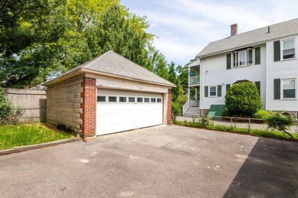 Detached Garage, Exterior