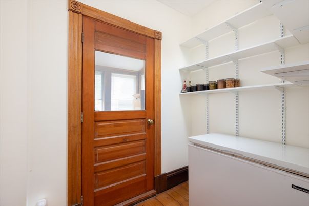 Interior, Washer, Wood Texture Flooring