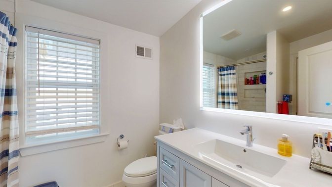 Bathroom, Interior, Recessed Lighting