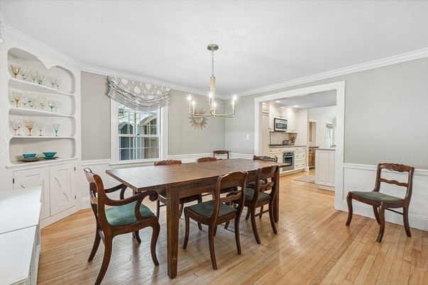 Dining room, Interior, Kitchen, Pendant Lights, Recessed Lighting, Wood Texture Flooring