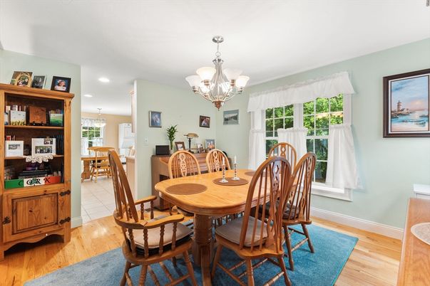 Chandelier, Dining room, Interior, Recessed Lighting, Wood Texture Flooring