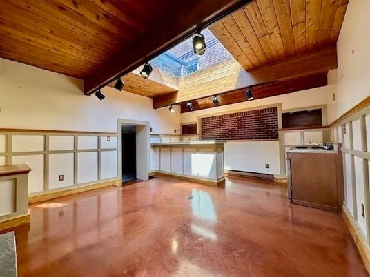 Empty room, Interior, Wooden Beams, Wooden Ceilings