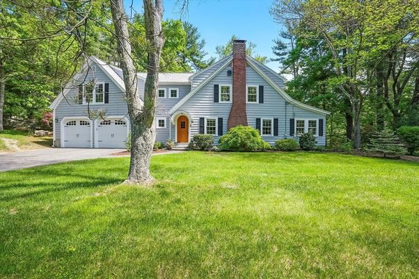 Attached, Backyard, Exterior, Facade, Brick Facade, Queen Anne Victorian