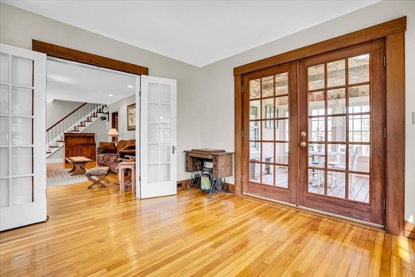 Interior, Piano, Recessed Lighting, Wood Texture Flooring
