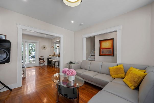 Dining room, Interior, Living room, Pendant Lights, Recessed Lighting, Wood Texture Flooring