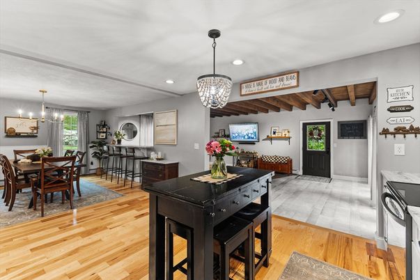 Chandelier, Dining room, Interior, Pendant Lights, Recessed Lighting, Wooden Beams, Wooden Ceilings, Wood Texture Flooring