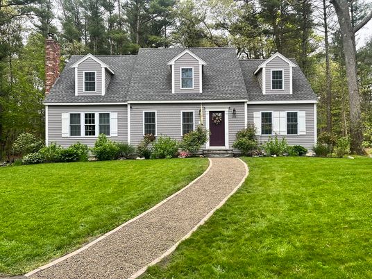 Exterior, Facade, Cape Cod