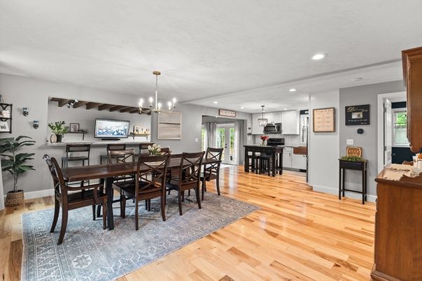 Chandelier, Dining room, Interior, Kitchen, Pendant Lights, Recessed Lighting, Wood Texture Flooring