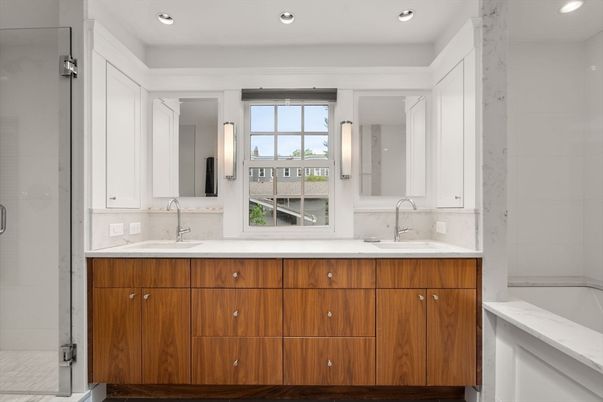Bathroom, Dual Sink Vanities, Interior, Recessed Lighting
