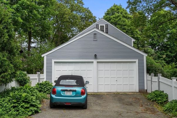 Detached Garage, Exterior