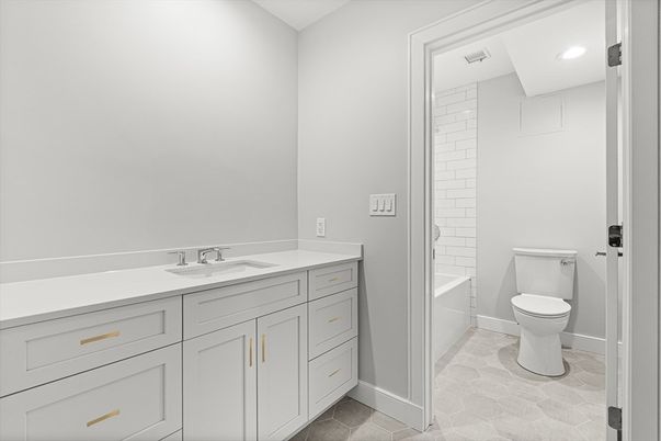Bathroom, Interior, Recessed Lighting