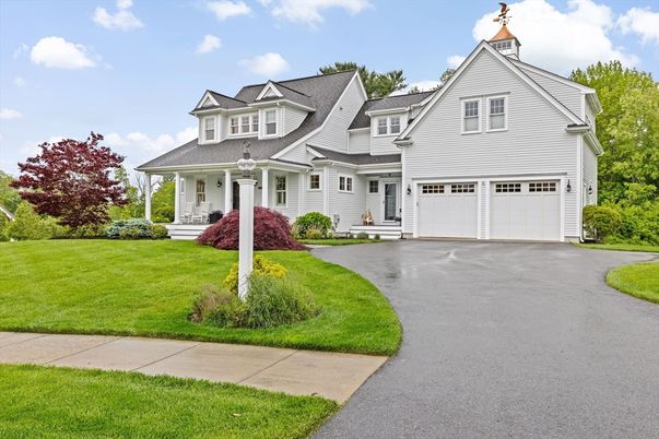 Attached, Exterior, Facade, Farmhouse