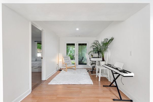 Home Office, Interior, Recessed Lighting, Wood Texture Flooring