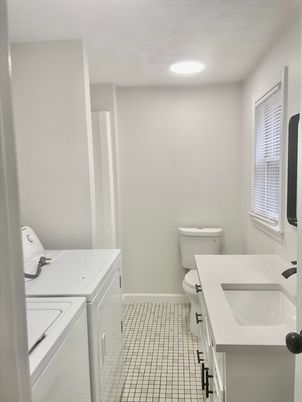 Bathroom, Interior, Recessed Lighting, Washer