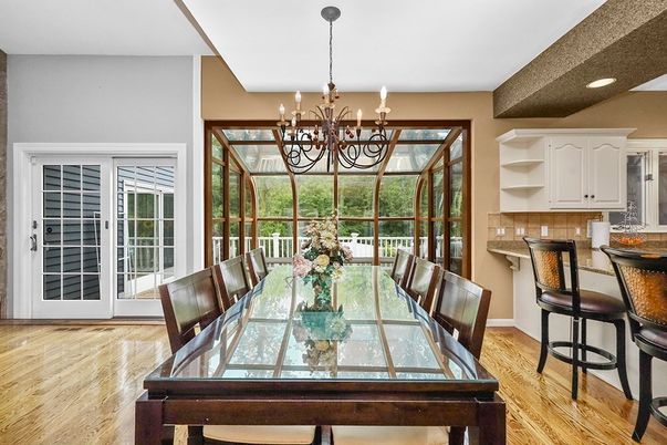 Chandelier, Dining room, Interior, Recessed Lighting, Wood Texture Flooring