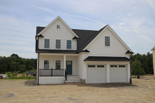 Attached, Exterior, Facade, Farmhouse