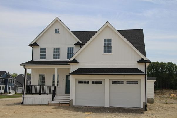 Attached, Exterior, Facade, Farmhouse