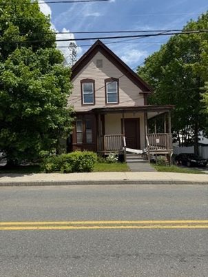 Exterior, Facade, Queen Anne Victorian