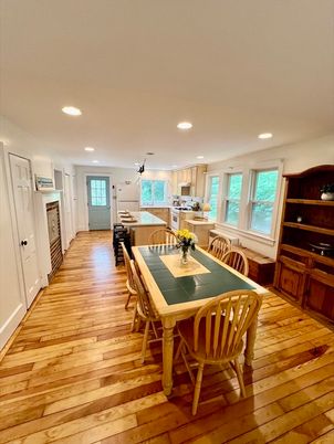 Dining room, Interior, Kitchen, Recessed Lighting, Wood Texture Flooring
