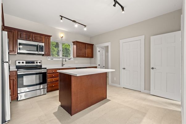 Interior, Kitchen, Stainless Steel Appliances