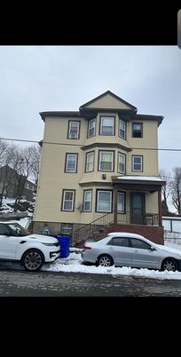Exterior, Facade, Queen Anne Victorian