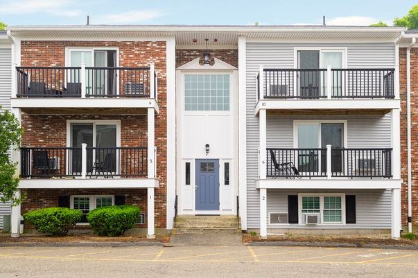 Exterior, Facade, Brick Facade, Rowhouse