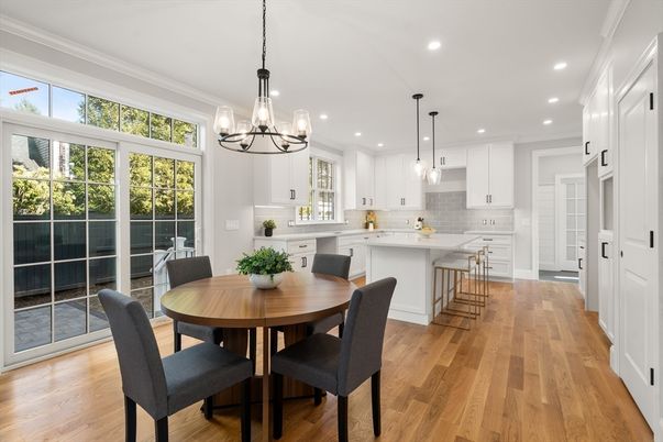 Chandelier, Dining room, Interior, Kitchen, Pendant Lights, Recessed Lighting, Wood Texture Flooring