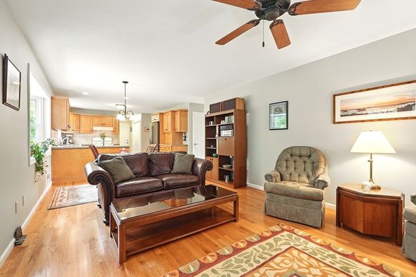 Interior, Kitchen, Living room, Pendant Lights, Wood Texture Flooring