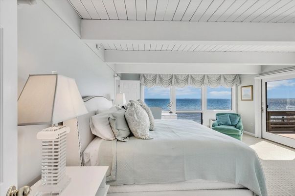 Bedroom, Interior, Water