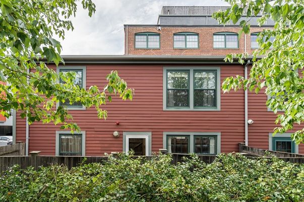 Exterior, Facade, Brick Facade, Rowhouse