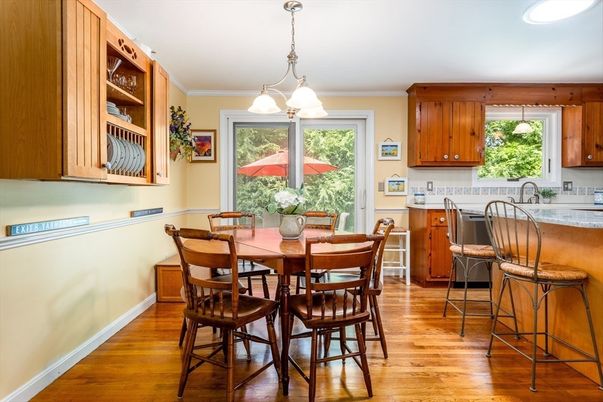Dining room, Interior, Kitchen, Pendant Lights, Wood Texture Flooring