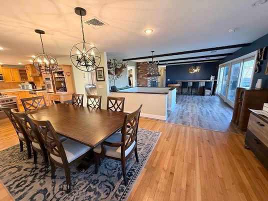 Chandelier, Dining room, Interior, Kitchen, Pendant Lights, Recessed Lighting, Wood Texture Flooring