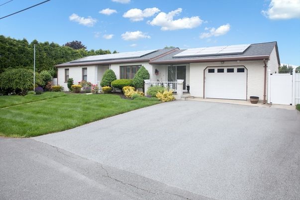 Attached, Exterior, Facade, Solar Panels, Ranch