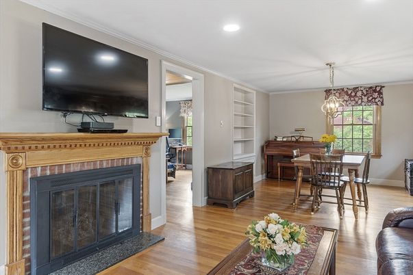 Chandelier, Dining room, Fireplace, Interior, Pendant Lights, Recessed Lighting, Wood Texture Flooring