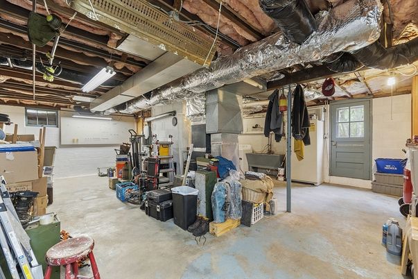 Garage, Interior
