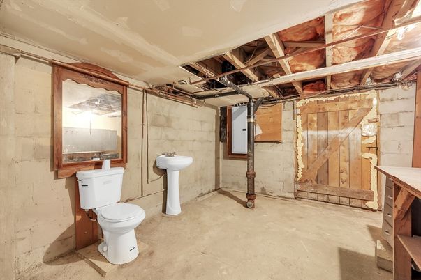 Bathroom, Interior