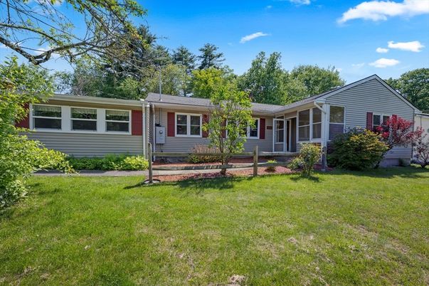 Backyard, Exterior, Facade, Ranch