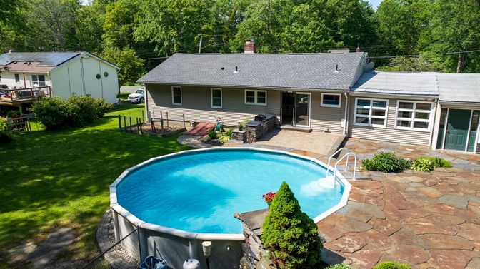 Exterior, Pool