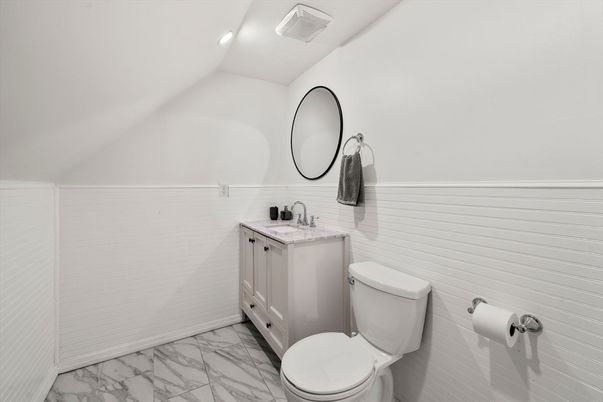 Bathroom, Interior, Marble, Recessed Lighting