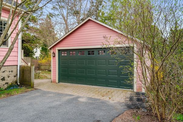Detached Garage, Exterior