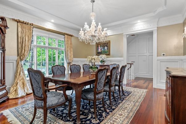 Chandelier, Dining room, Interior, Recessed Lighting, Wood Texture Flooring