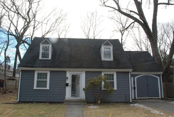 Exterior, Facade, Cape Cod