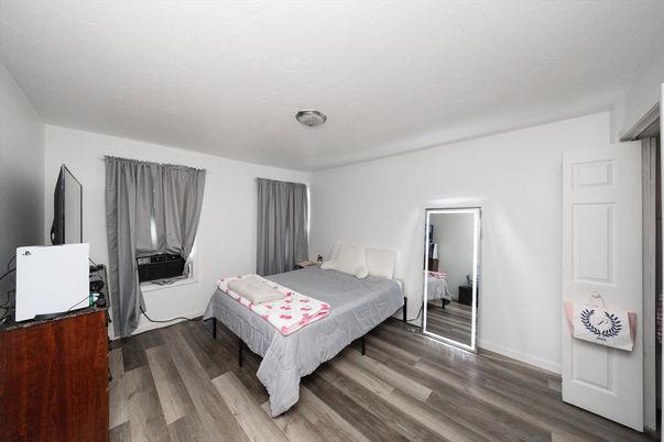 DE Listing image placeholder