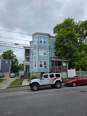 Exterior, Facade, Queen Anne Victorian